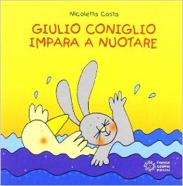 Giulio coniglio impara a nuotare
